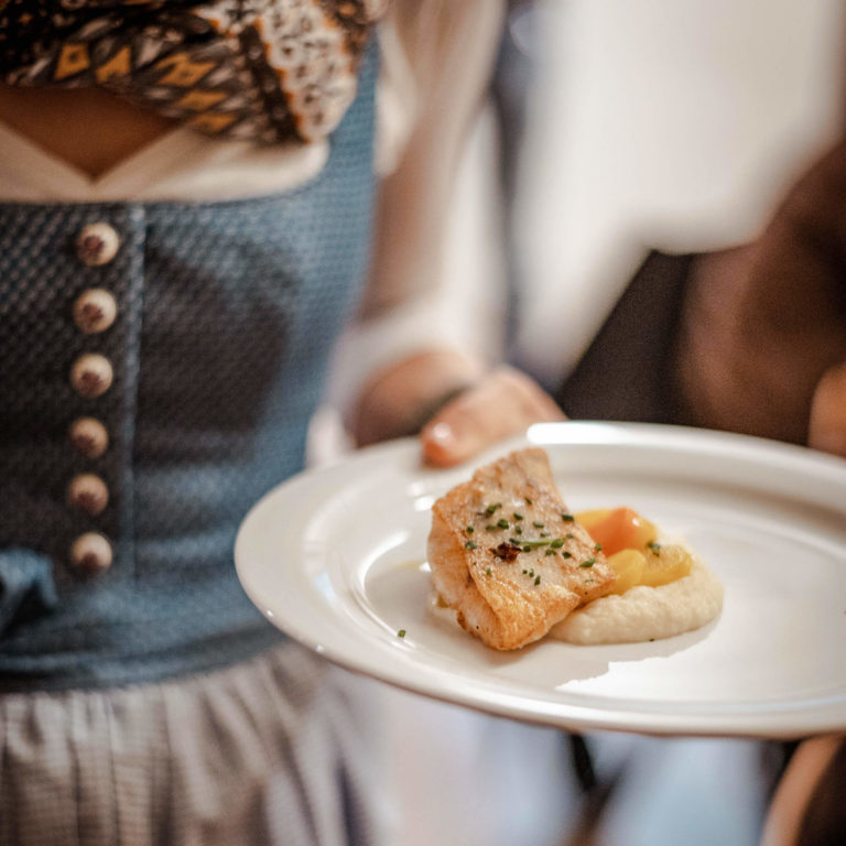 Servicemitarbeiter Restaurant & Veranstaltungen (m/w/d)